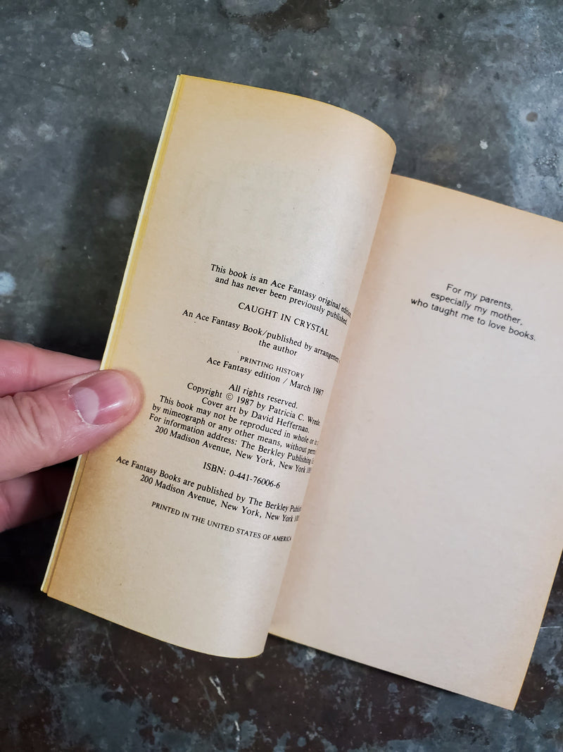 Caught In Crystal - Patricia C. Wrede