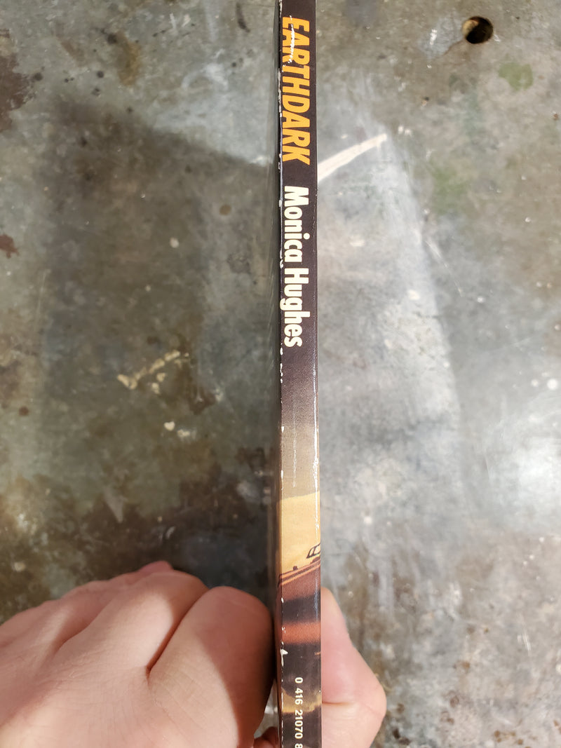 Earthdark - Monica Hughes