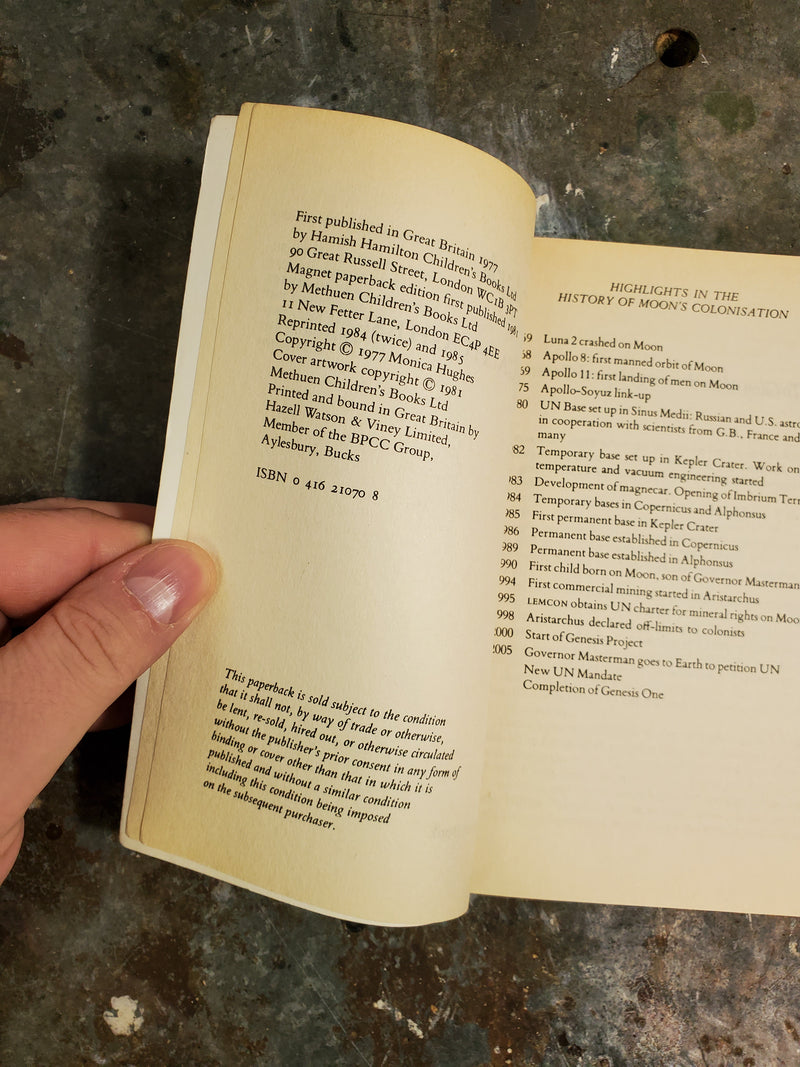 Earthdark - Monica Hughes