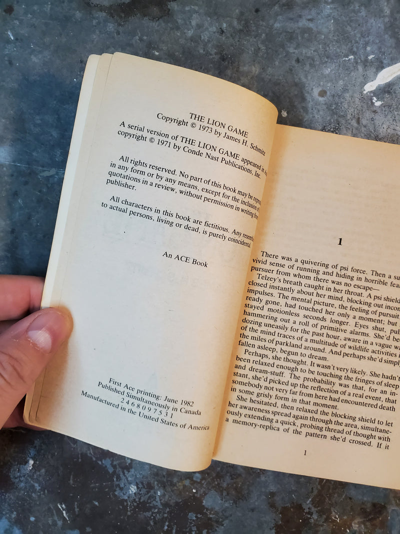 The Lion Game - James H. Schmitz