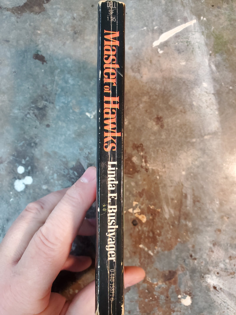 Master Of Hawks - Linda E. Bushyager