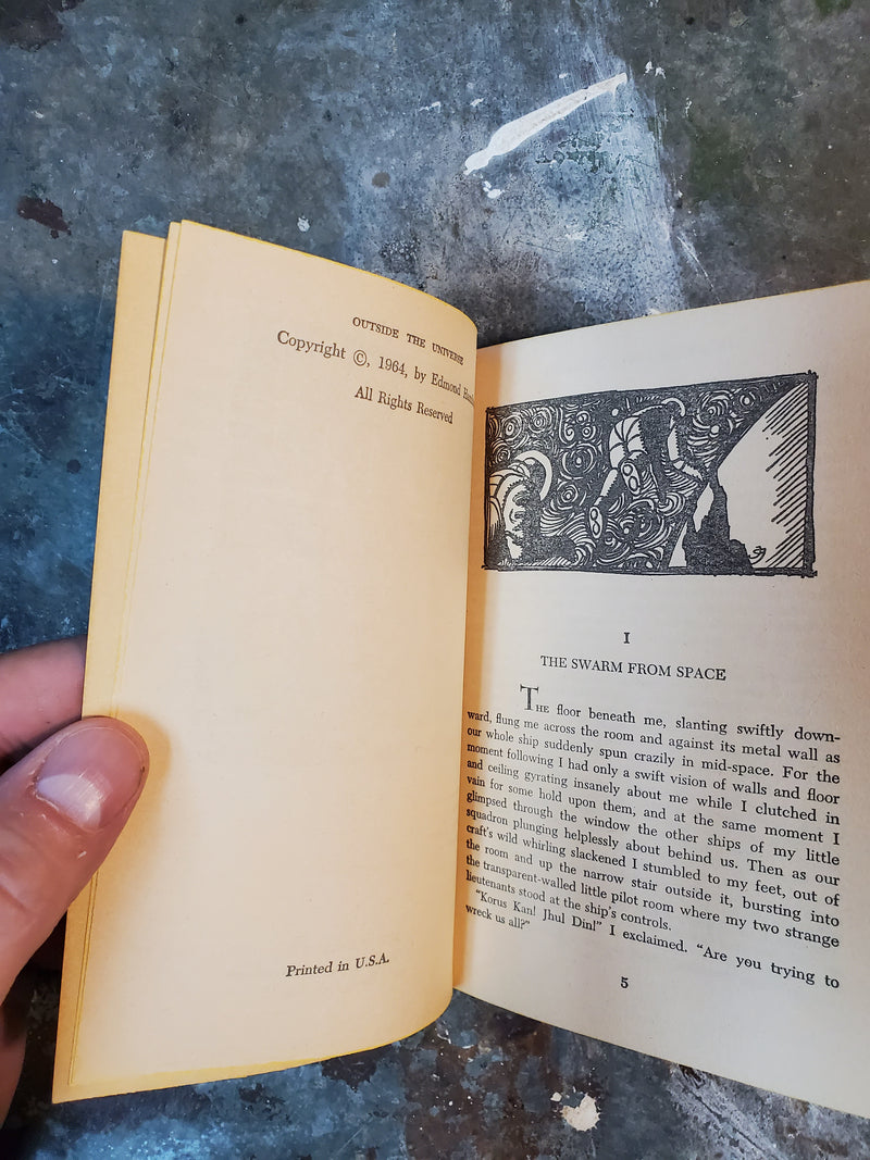 Outside The Universe - Edmond Hamilton