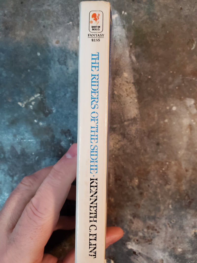 The Riders Of The Sidhe - Kenneth C. Flint