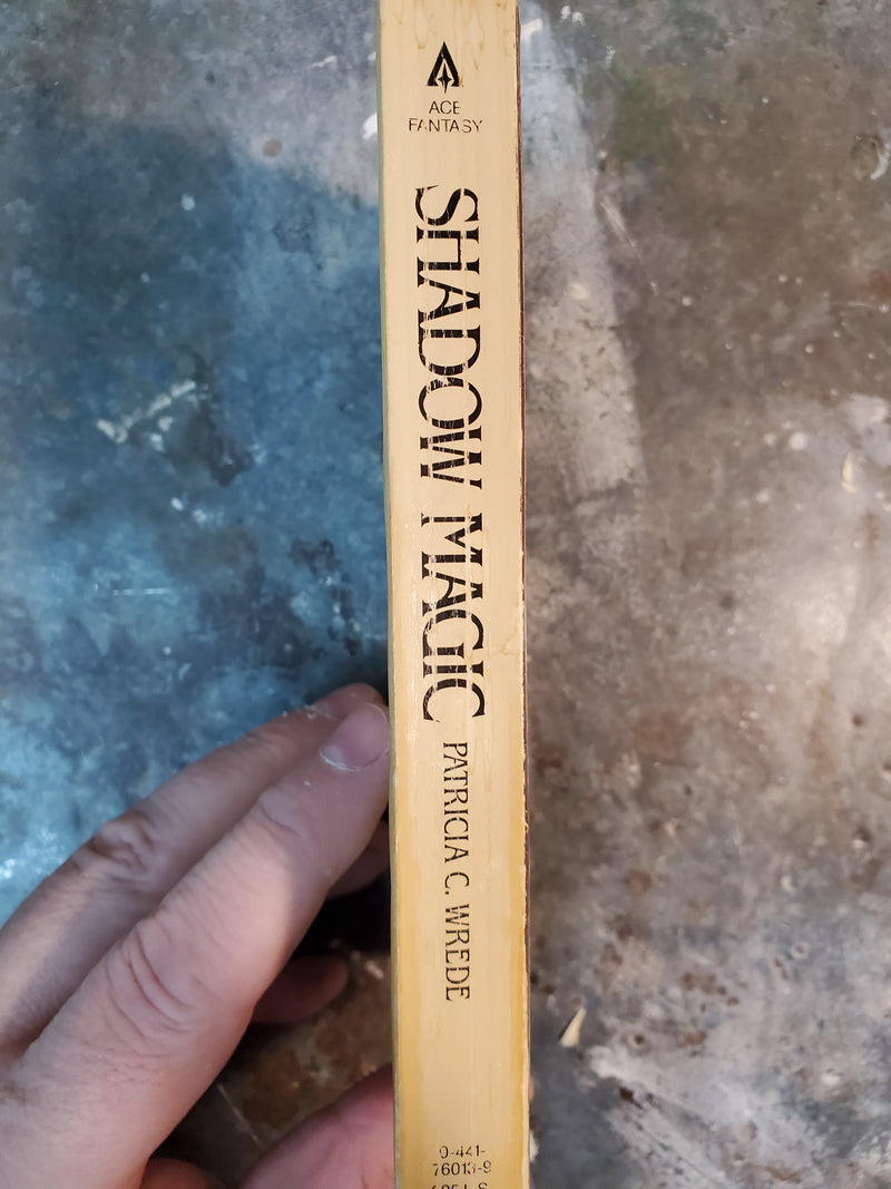 Shadow Magic - Patricia C. Wrede