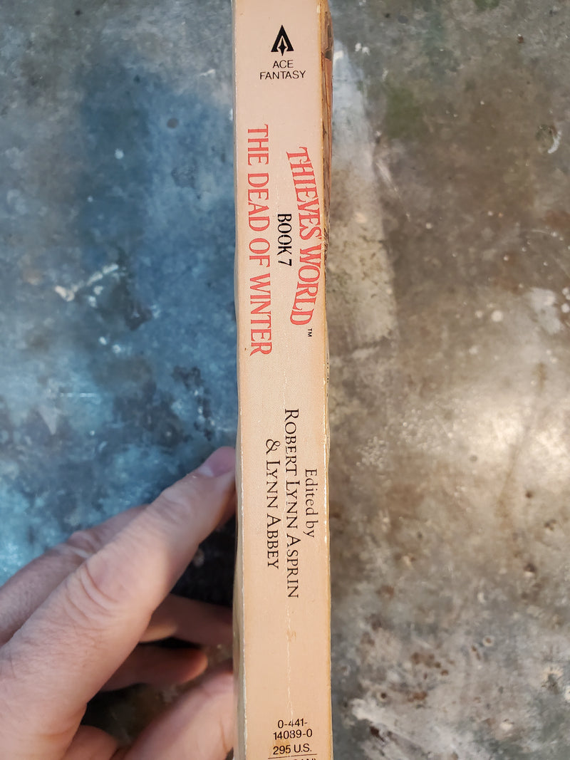 Thieves' World Book 7: The Dead Of Winter - Robert Lynn Asprin & Lynn Abbey (editors)