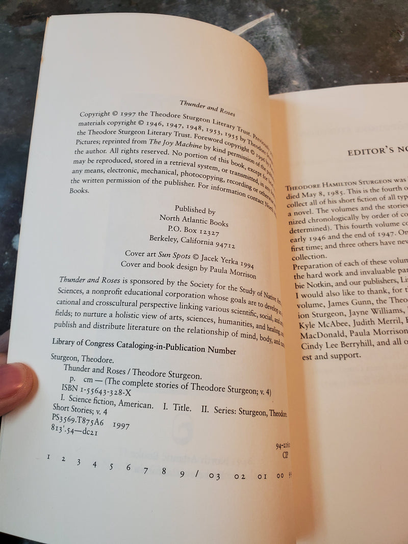 The Complete Stories Of Theodore Sturgeon Volume IV: Thunder And Roses - Theodore Sturgeon