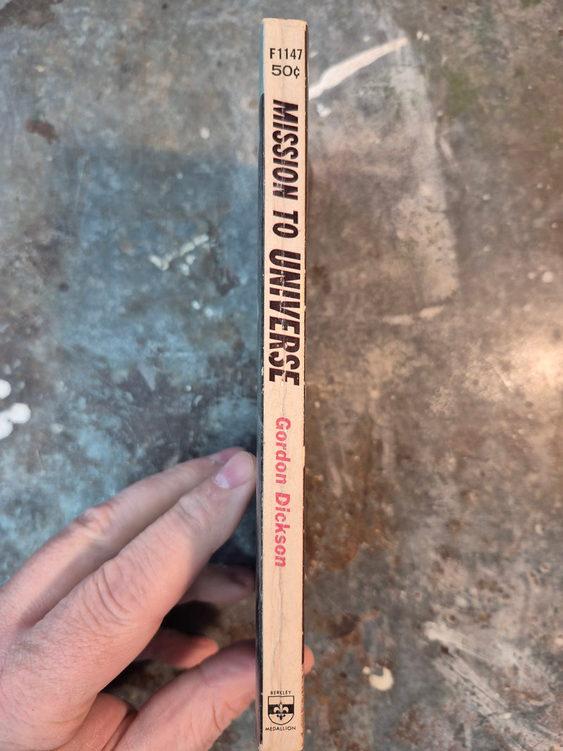 Mission To Universe - Gordon Dickson