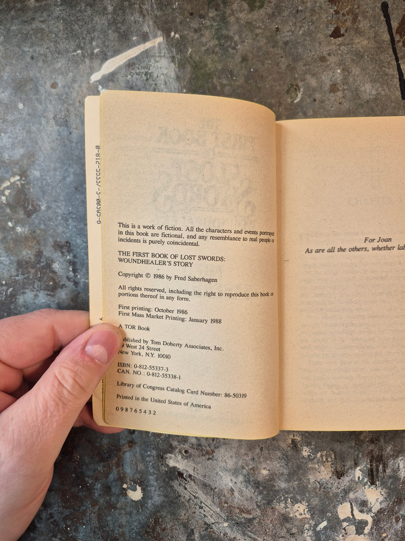 The First Book Of Lost Swords: Woundhealer's Story - Fred Saberhagen