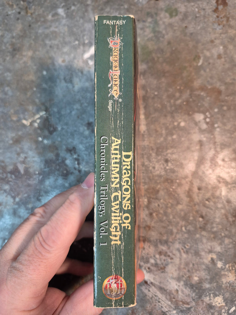 DragonLance Chronicles Trilogy Vol 1: Dragons Of Autumn Twilight - Margaret Weis & Tracy Hickman