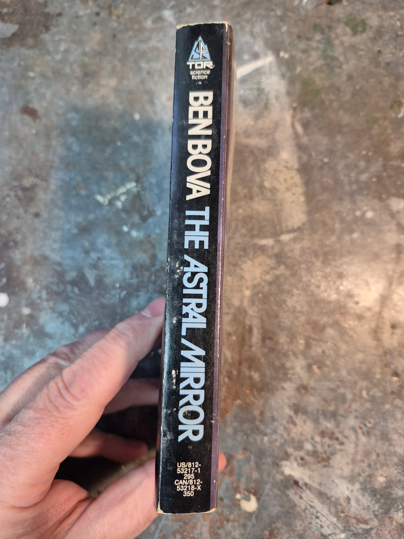 The Astral Mirror - Ben Bova