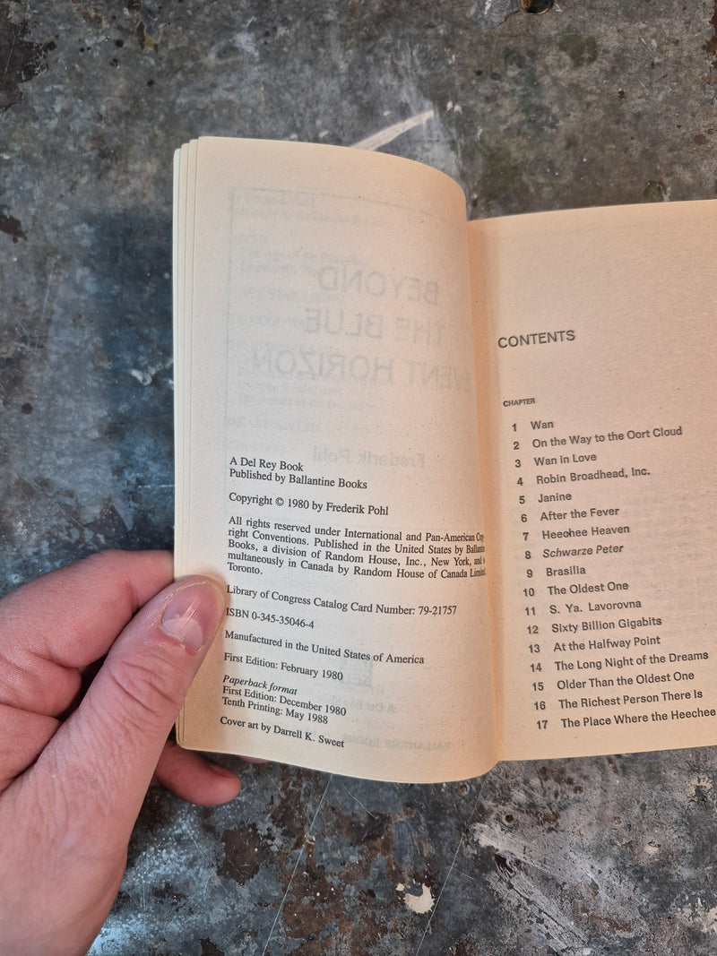 Beyond The Blue Event Horizon - Frederik Pohl