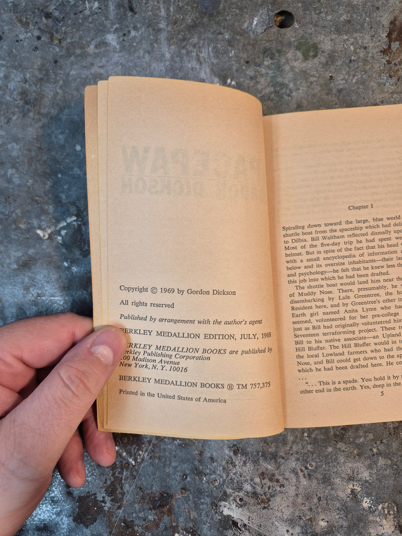 Spacepaw - Gordon Dickson