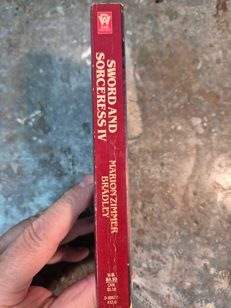 Sword And Sorceress IV - Marion Zimmer Bradley (editor)