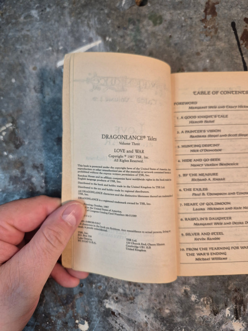 DragonLance Tales Volume 3: Love And War - Margaret Weis & Tracy Hickman