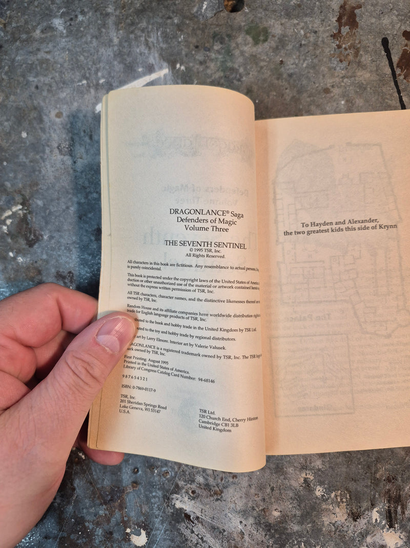 DragonLance Defenders Of Magic Trilogy Volume 3: The Seventh Sentinel - Mary Kirchoff