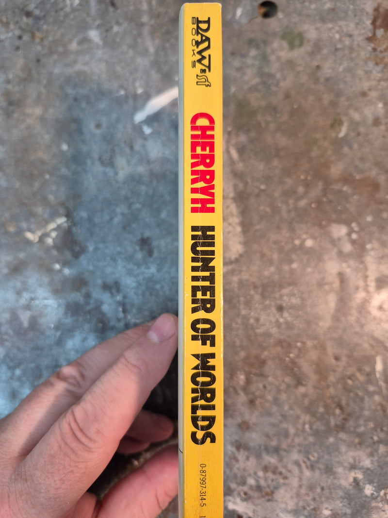 Hunter Of Worlds - C. J. Cherryh