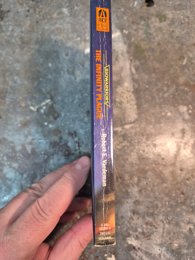 Biowarriors Book One: The Infinity Plague - Robert E. Vardeman