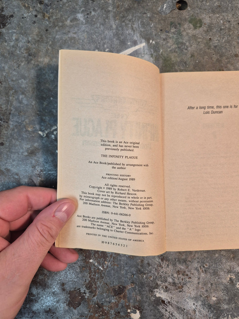 Biowarriors Book One: The Infinity Plague - Robert E. Vardeman