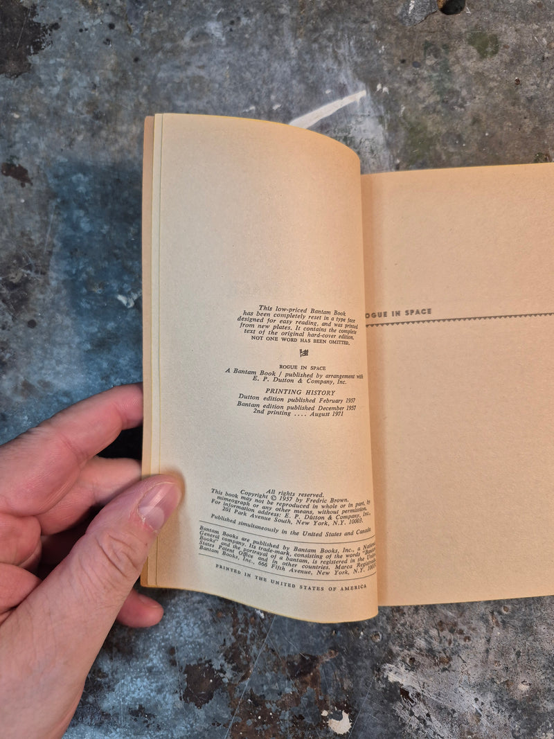 Rogue In Space - Fredric Brown