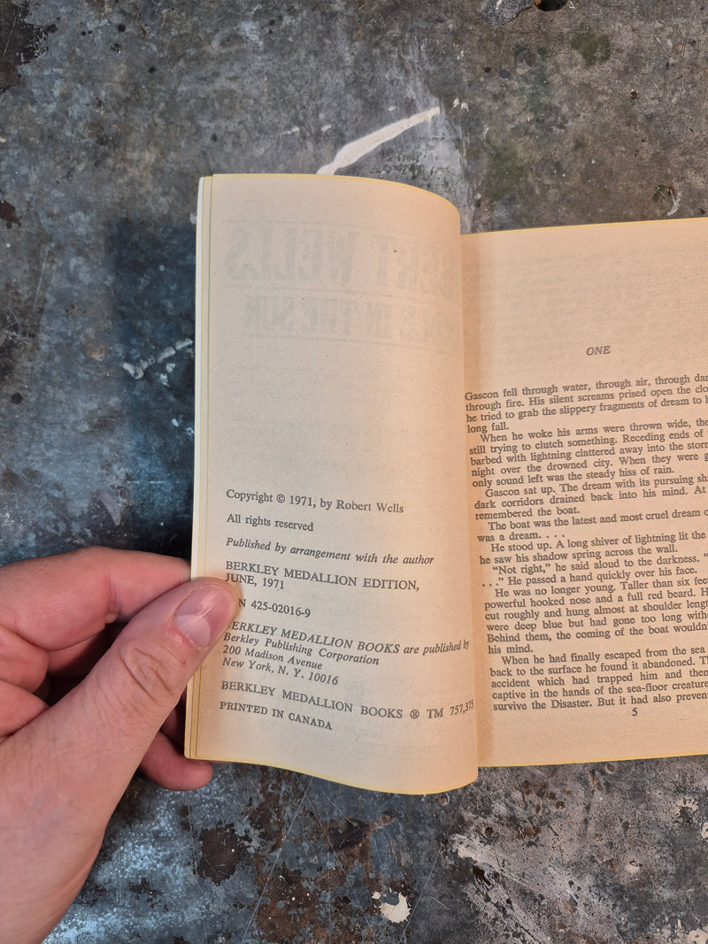 Candle In The Sun - Robert Wells