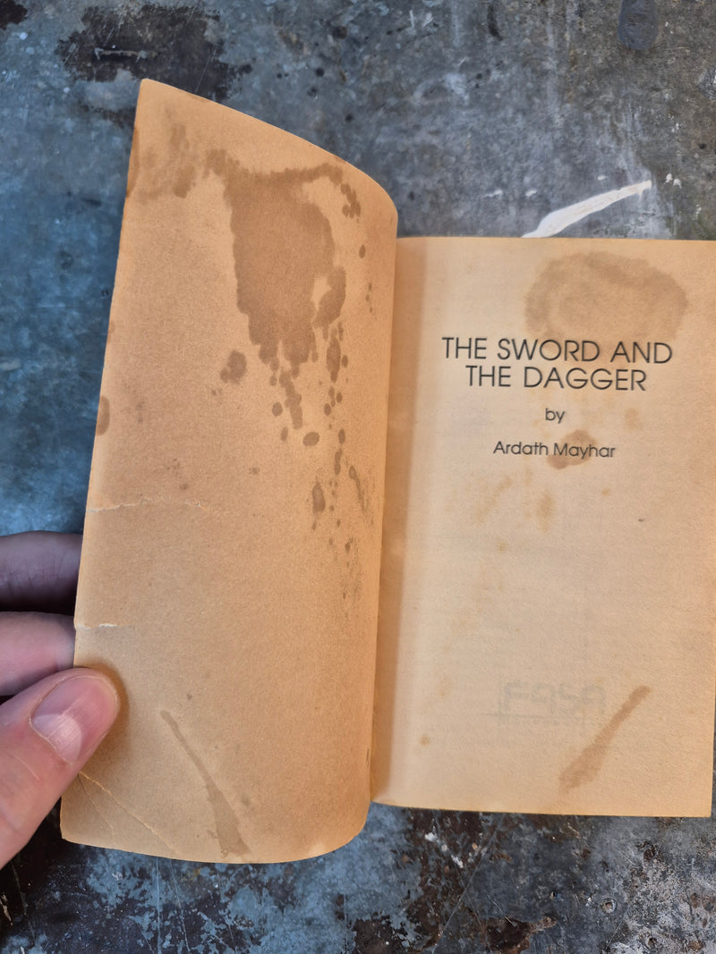 Battletech: The Sword And The Dagger - Ardath Mayhar