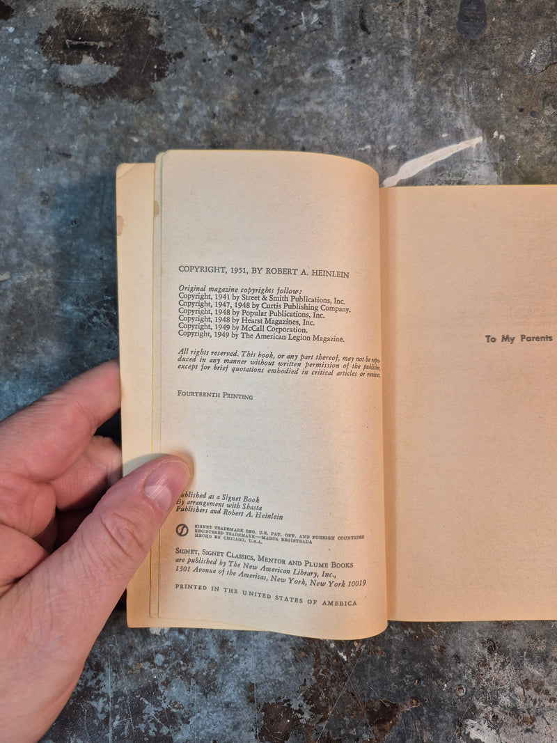 The Green Hills Of Earth - Robert A. Heinlein