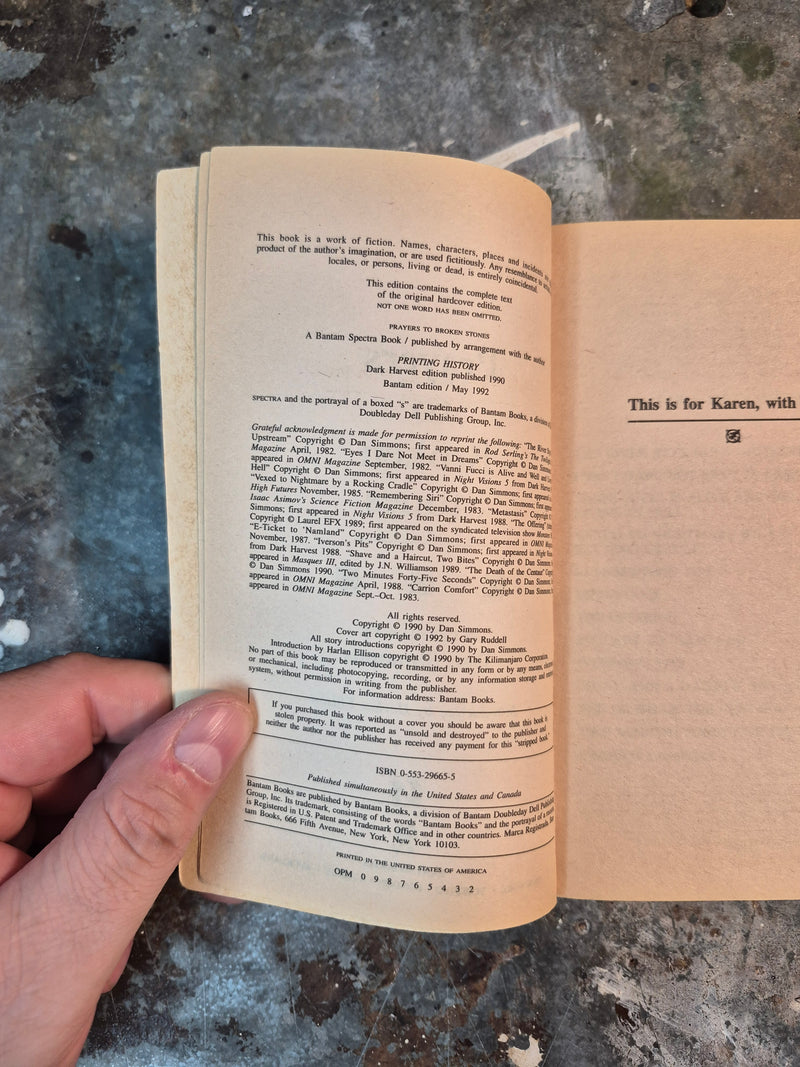 Prayers To Broken Stones - Dan Simmons