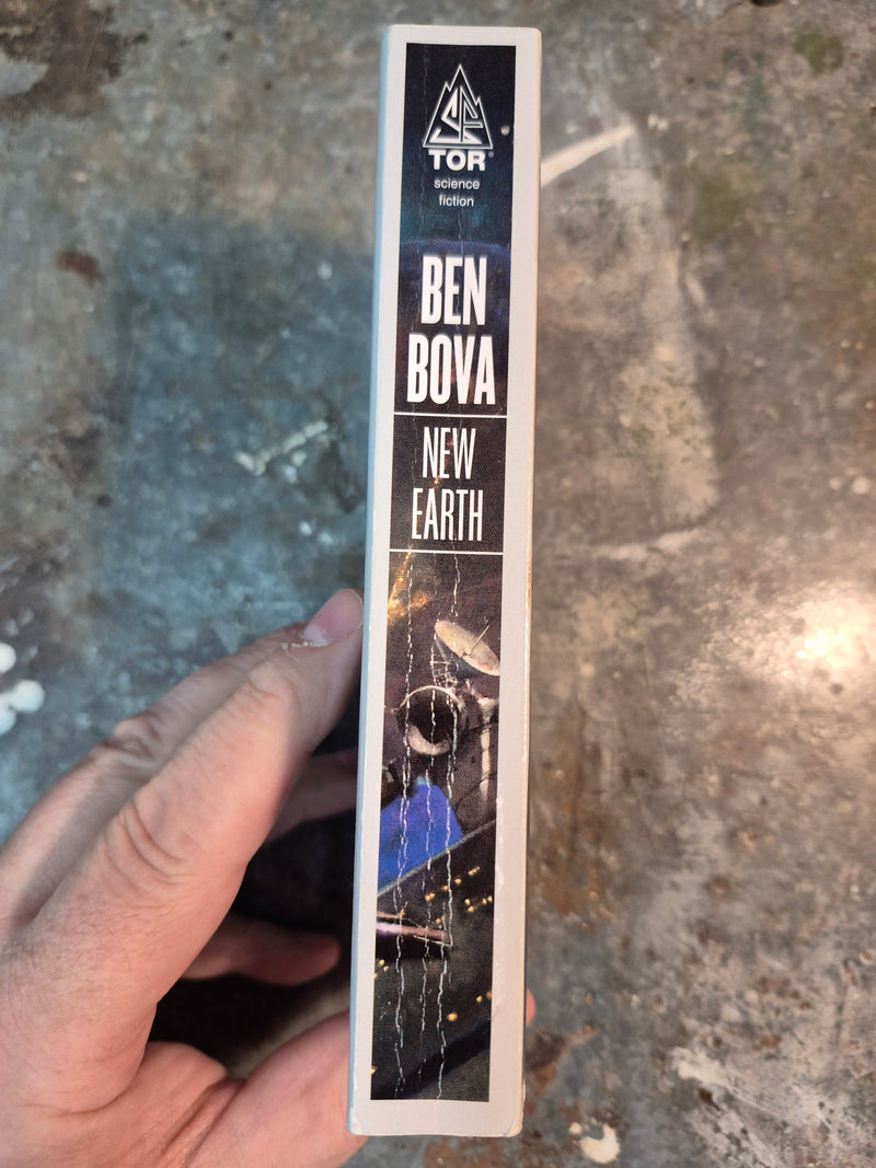 New Earth - Ben Bova