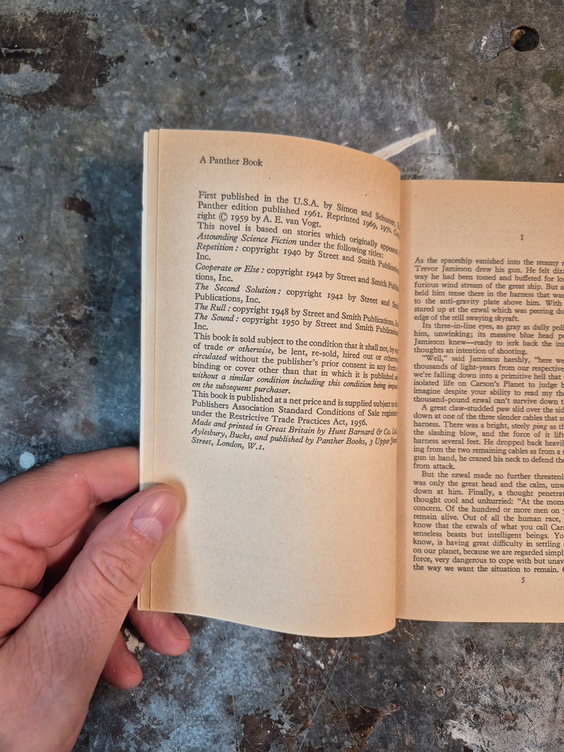 The War Against The Rull - A. E. van Vogt