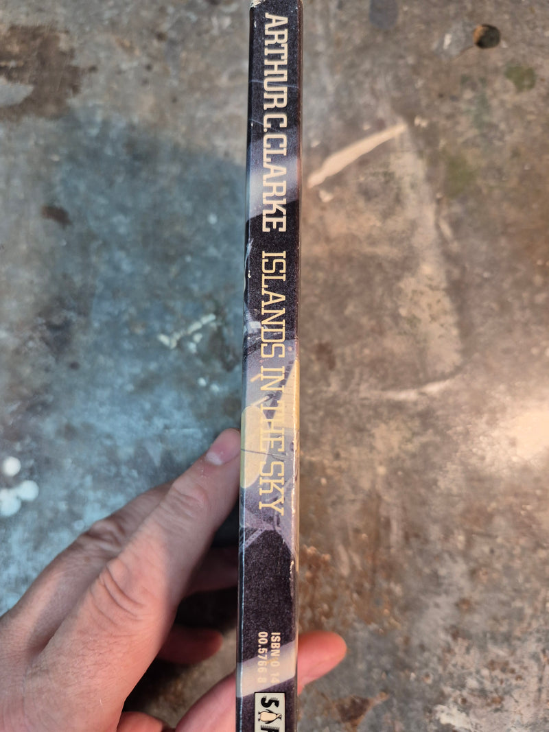 Islands In The Sky - Arthur C. Clarke