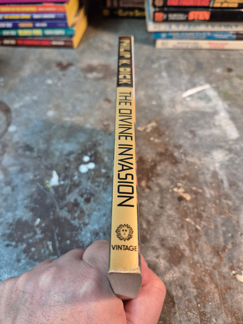 The Divine Invasion - Philip K. Dick