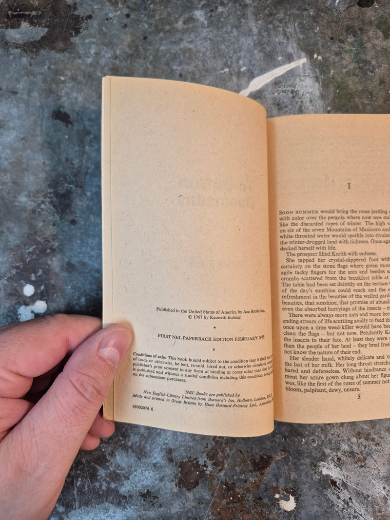 To Outrun Doomsday - Kenneth Bulmer