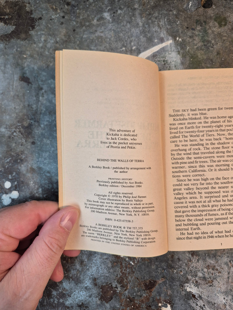 Behind The Walls Of Terra - Philip Jose Farmer