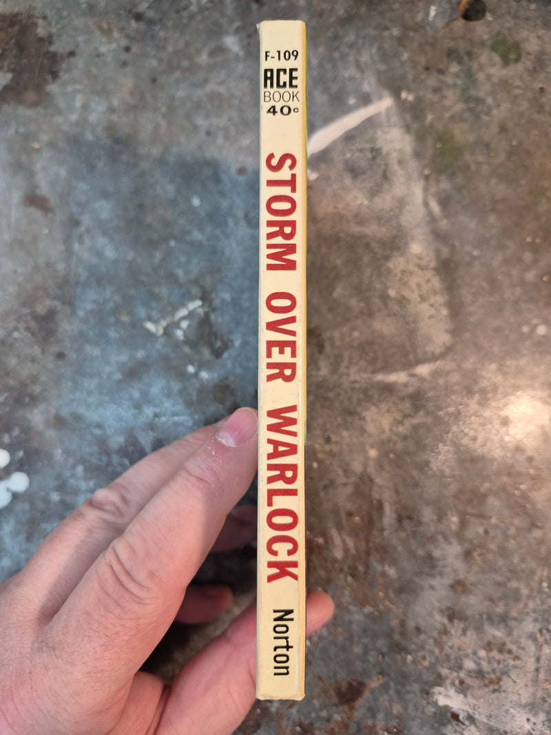 Storm Over Warlock - Andre Norton