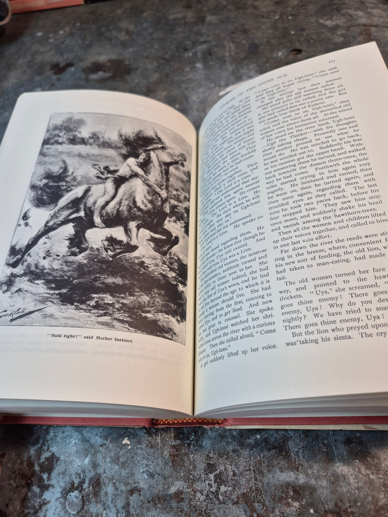 The Collector's Book Of Science Fiction - H. G. Wells