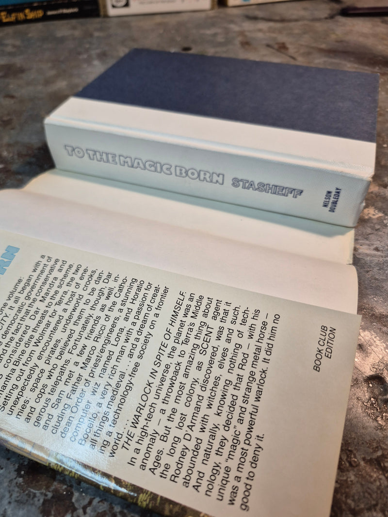 To The Magic Born - Christopher Stasheff