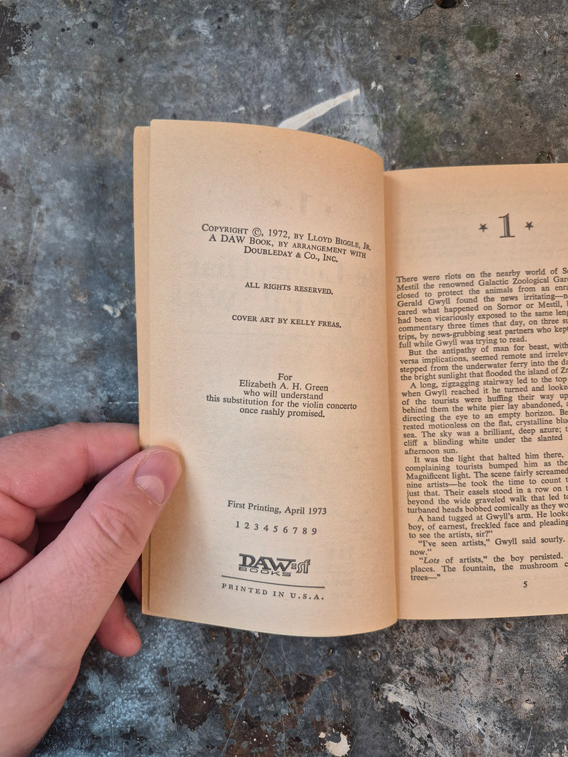 The Light That Never Was - Lloyd Biggle Jr.