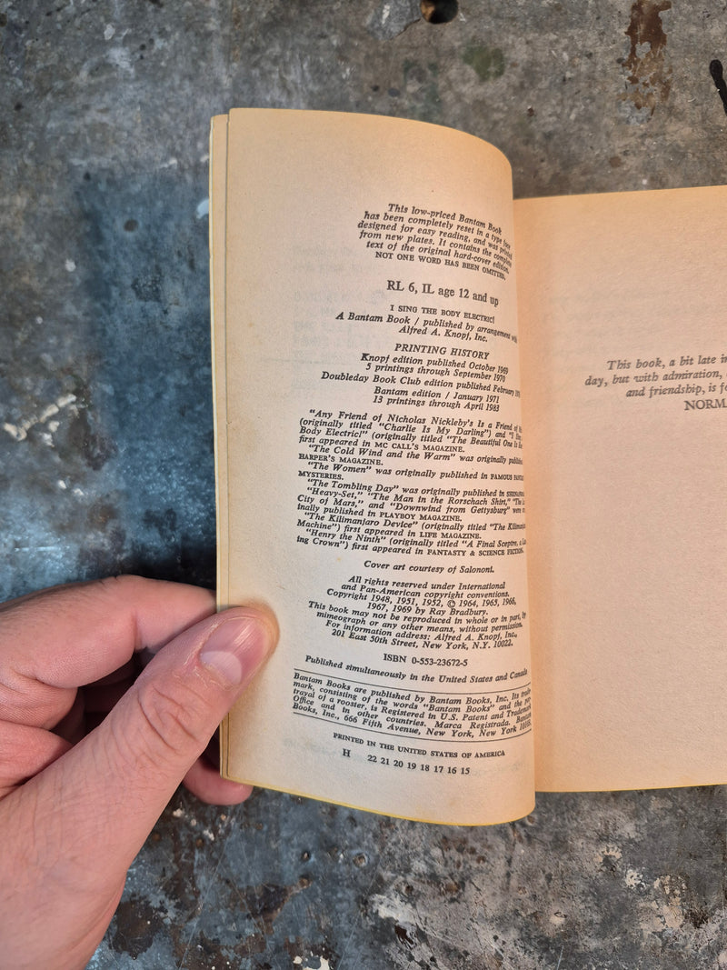 I Sing The Body Electric - Ray Bradbury