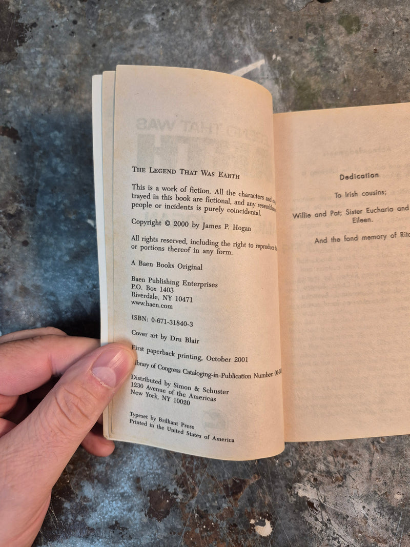 The Legend That Was Earth - James P. Hogan