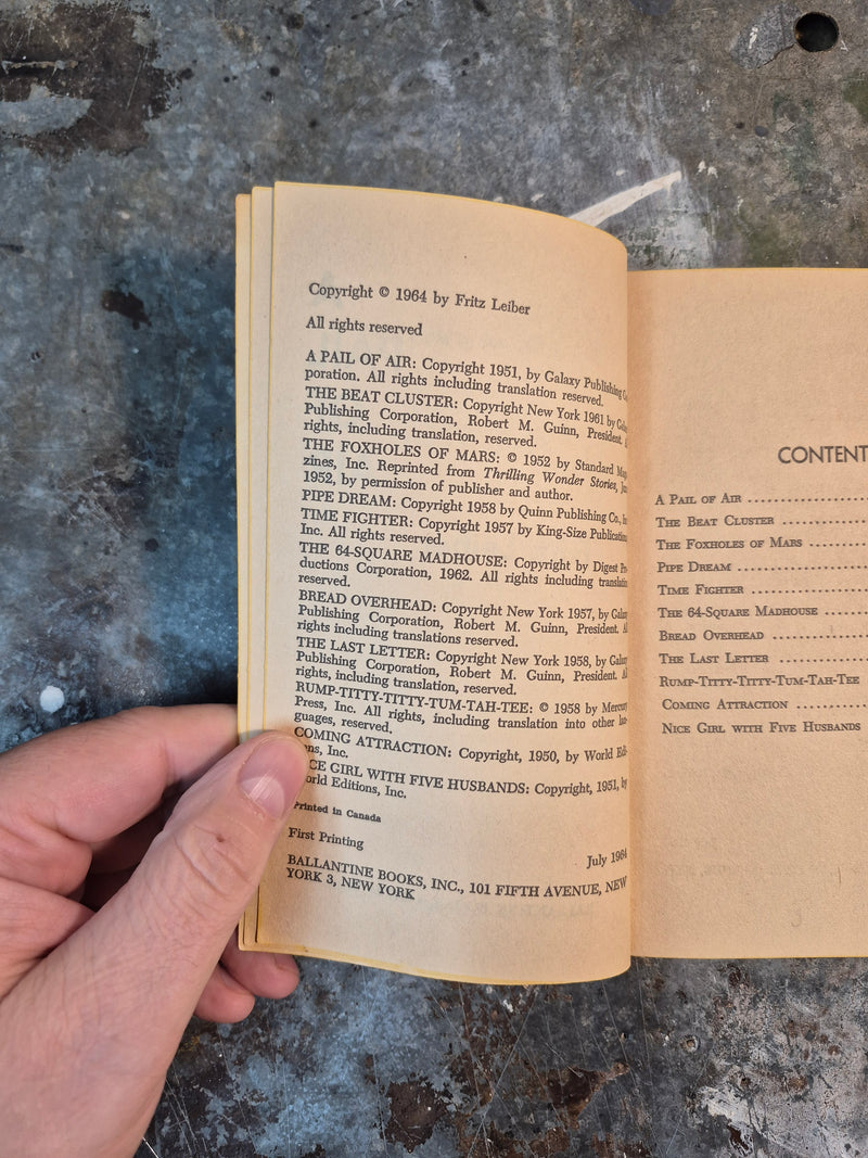 A Pail Of Air - Fritz Leiber