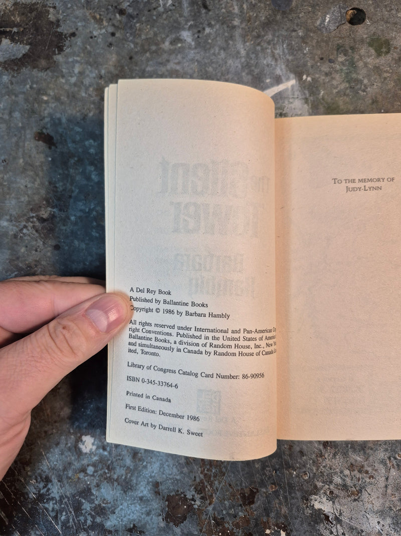 The Silent Tower - Barbara Hambly
