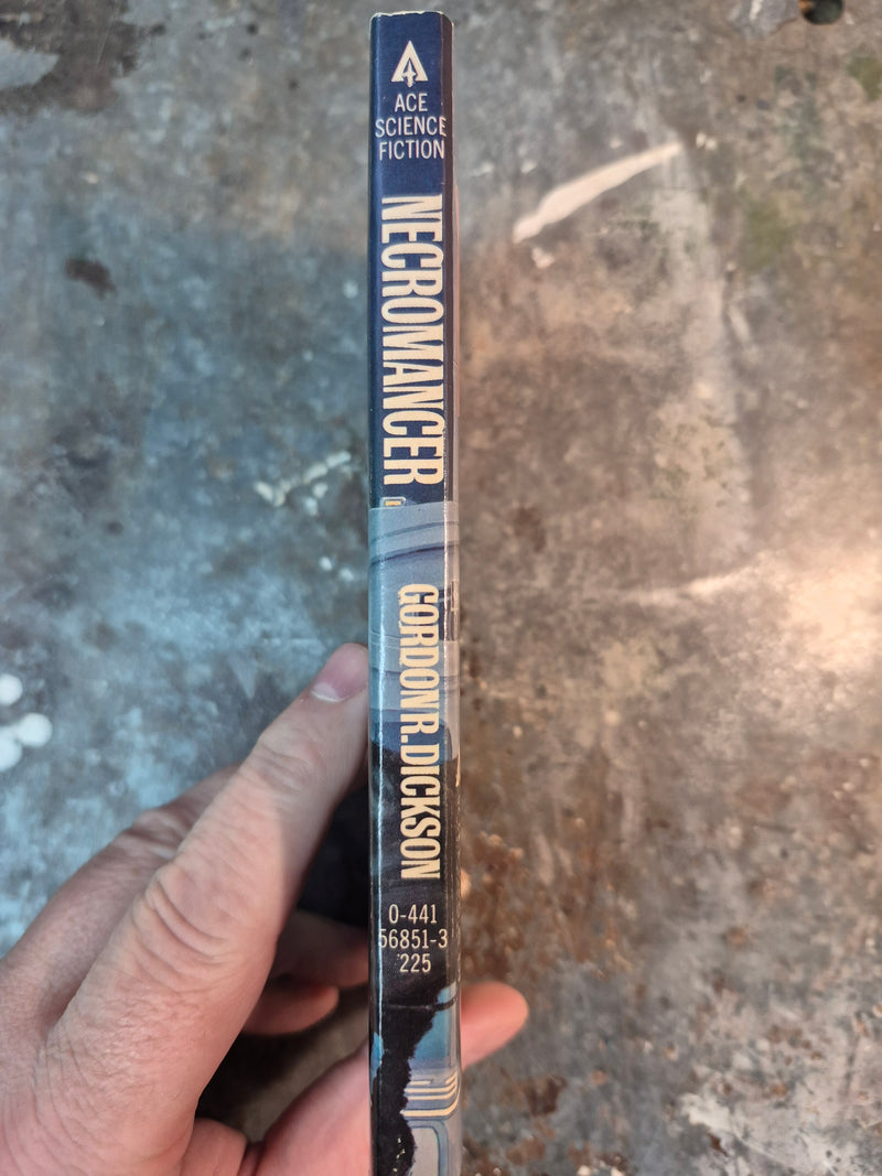 Necromancer - Gordon R. Dickson