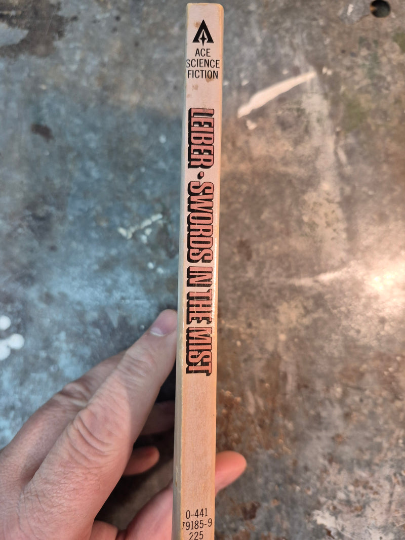 Swords In The Mist - Fritz Leiber