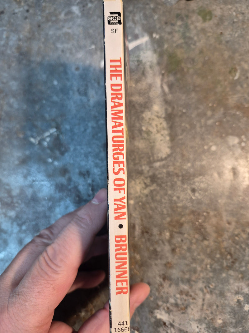 The Dramaturges Of Yan - John Brunner