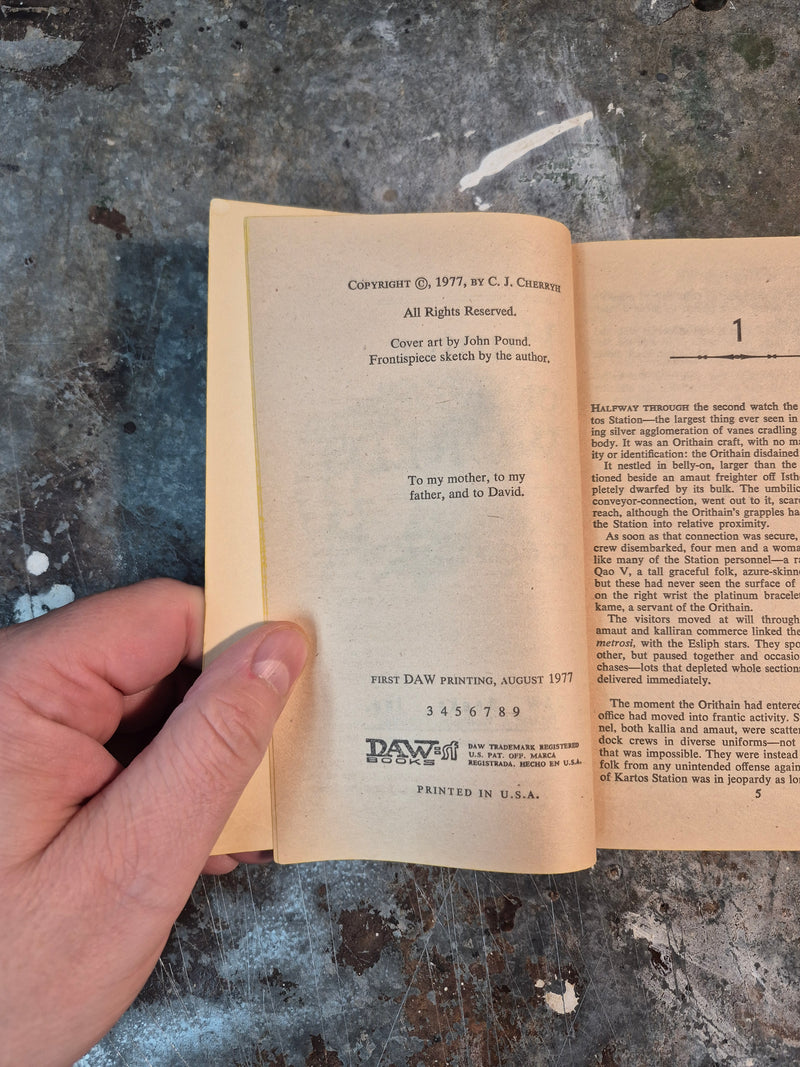 Hunter Of Worlds - C. J. Cherryh