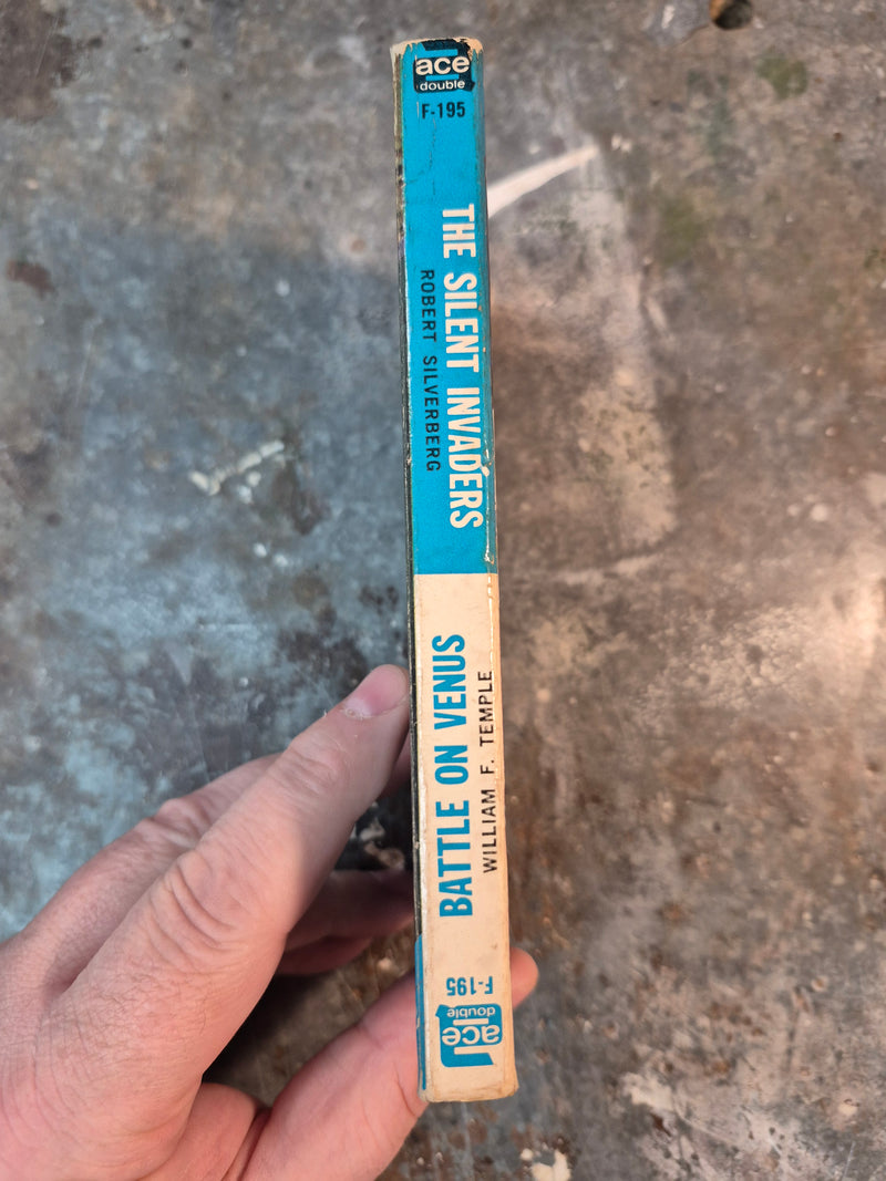 Battle On Venus/The Silent Invaders - William F. Temple/Robert Silverberg