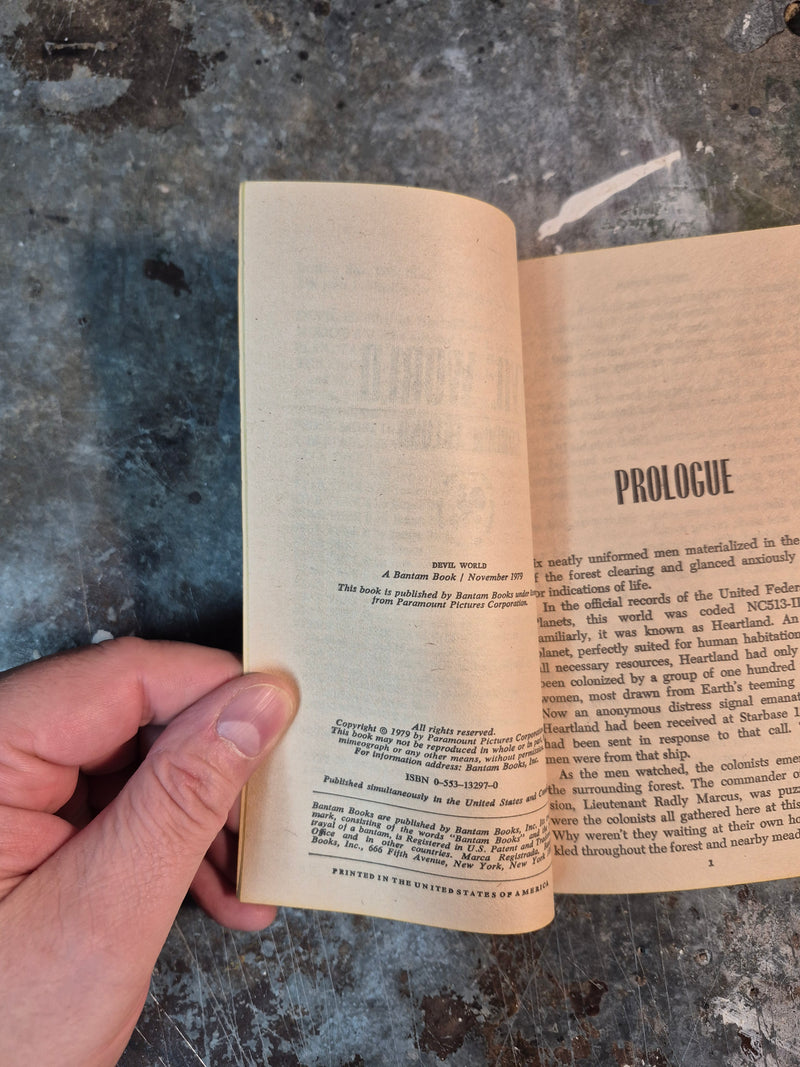 Devil World - Gordon Eklund