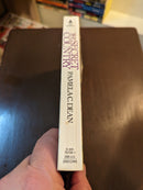 The Secret Country - Pamela C. Dean