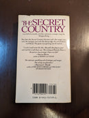 The Secret Country - Pamela C. Dean