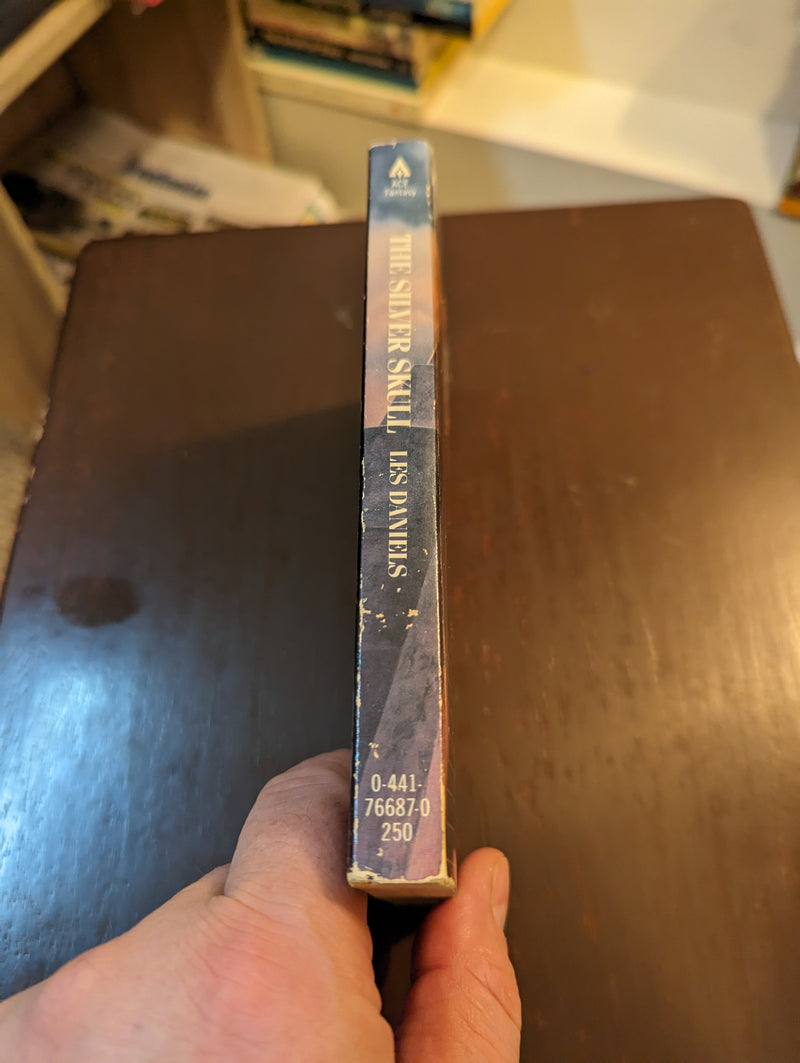 The Silver Skull - Les Daniels